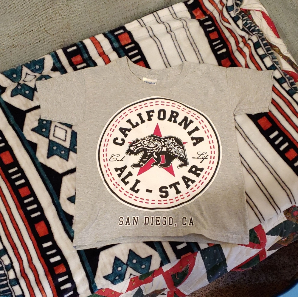 LAST CHANCE Cali - Gildan Youth Tee